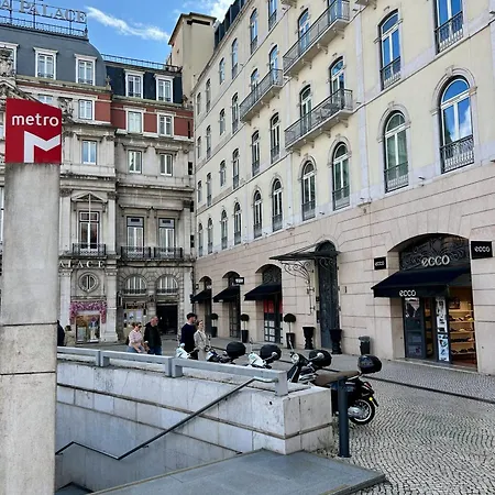 Guest house Double In Shared Lisbon